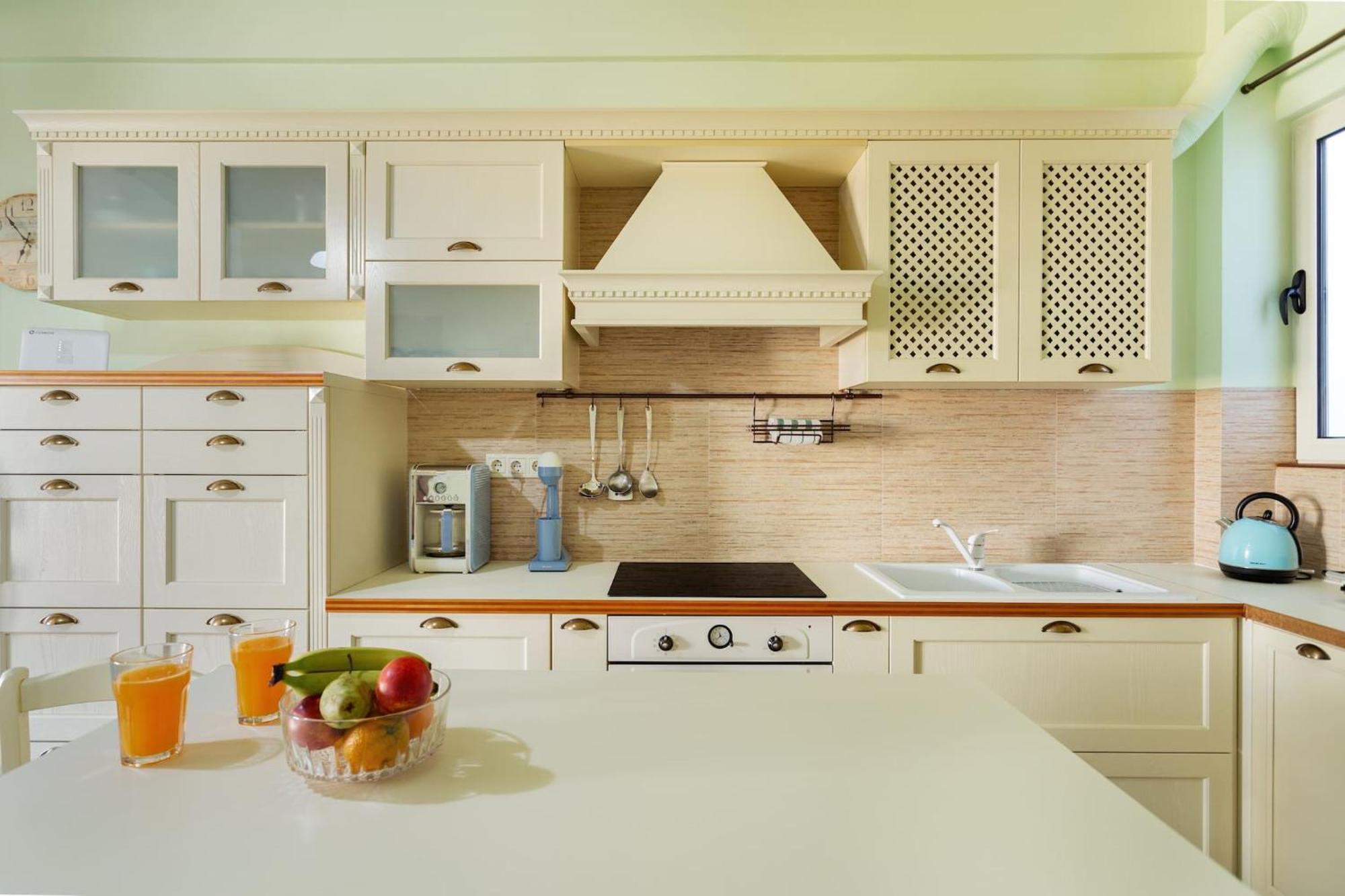 شقة Bright, Calming Retreat With A Balcony Near Metro! أثينا المظهر الخارجي الصورة