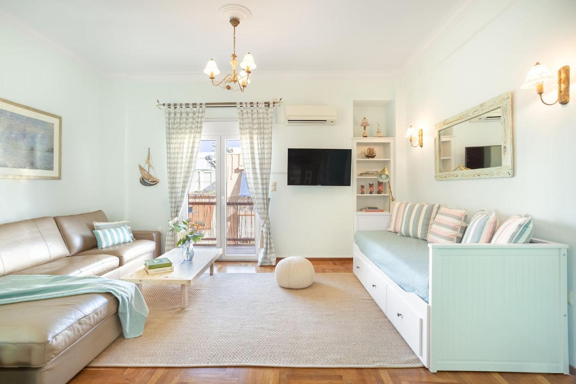شقة Bright, Calming Retreat With A Balcony Near Metro! أثينا المظهر الخارجي الصورة