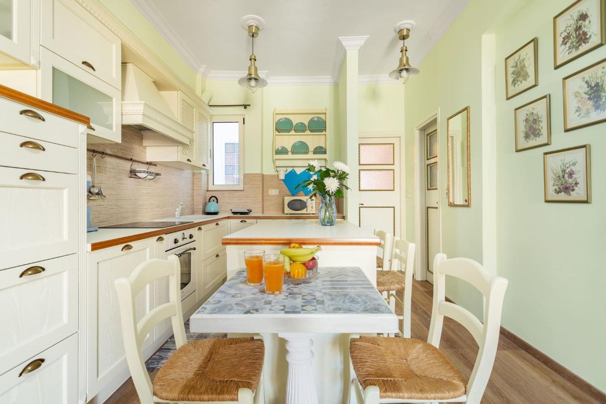 شقة Bright, Calming Retreat With A Balcony Near Metro! أثينا المظهر الخارجي الصورة