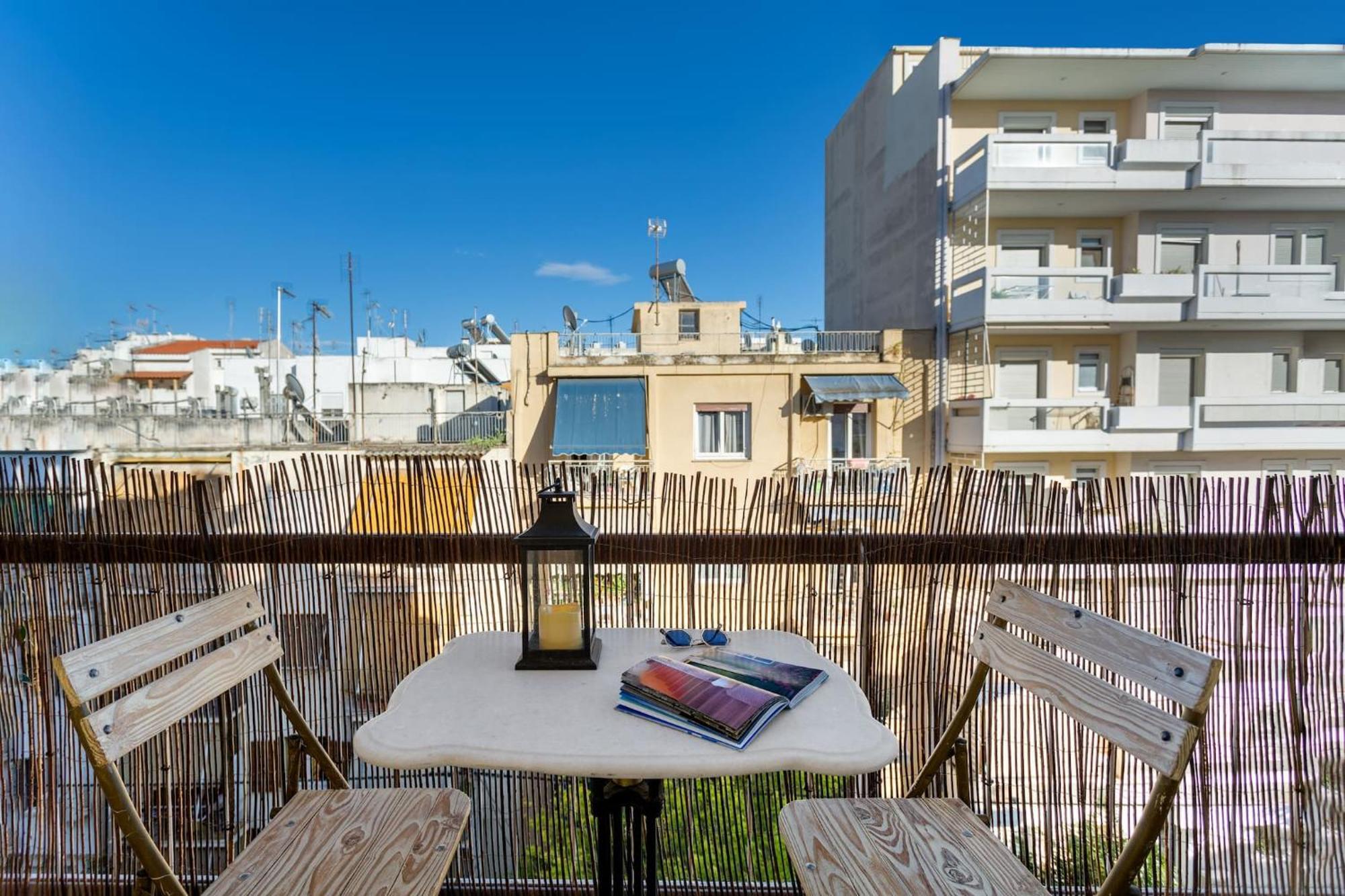 شقة Bright, Calming Retreat With A Balcony Near Metro! أثينا المظهر الخارجي الصورة